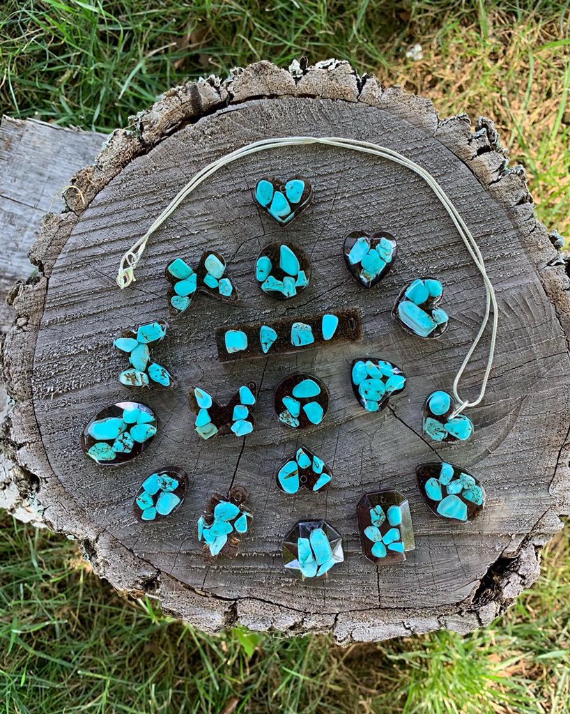 FlowerProject18's tweet image. Turquoise Pendants can be made into necklaces, sun catchers, or keychains. Turquoise is the birthstone for the month of December. 
 #TheFlowerProject #Turquoise #Wisdom #Serenity #Wholeness #Creativity #Joy #Tranquility #Protection #Balance #Patience #Intuition #Love