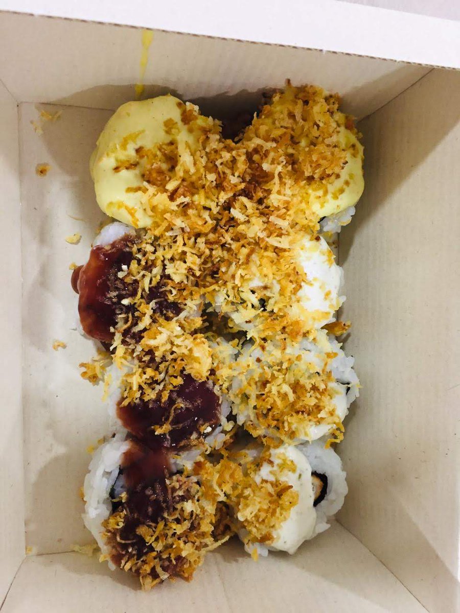maloch83's tweet photo. Estoy probando #yuqueroroll de @jadebaq  #sushimasterco Delicioso!!! @tuliorecomienda https://t.co/jUoLFsChEQ