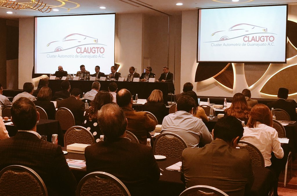 CECYTEG_Oficial's tweet photo. El #CECyTEGuanajuato felicita al Ing. Fidel Otake por su gestión como Presidente del Clúster Automotriz de Guanajuato A. C. #CLAUGTO https://t.co/9lD83vv2Yz