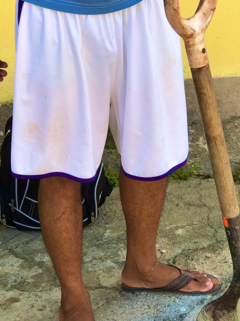 HeterosU's tweet photo. Alabañil rico, les dejo un poco de lo q se le alcanza a marcar en short, próximamente espero tener fotos desnudos de él... sígue la cuenta y comparte seguiré subiendo material nuevo de chacales, mayates #heterosdesnudos #rt #FelizMiercoles https://t.co/gQgB1fNDD4