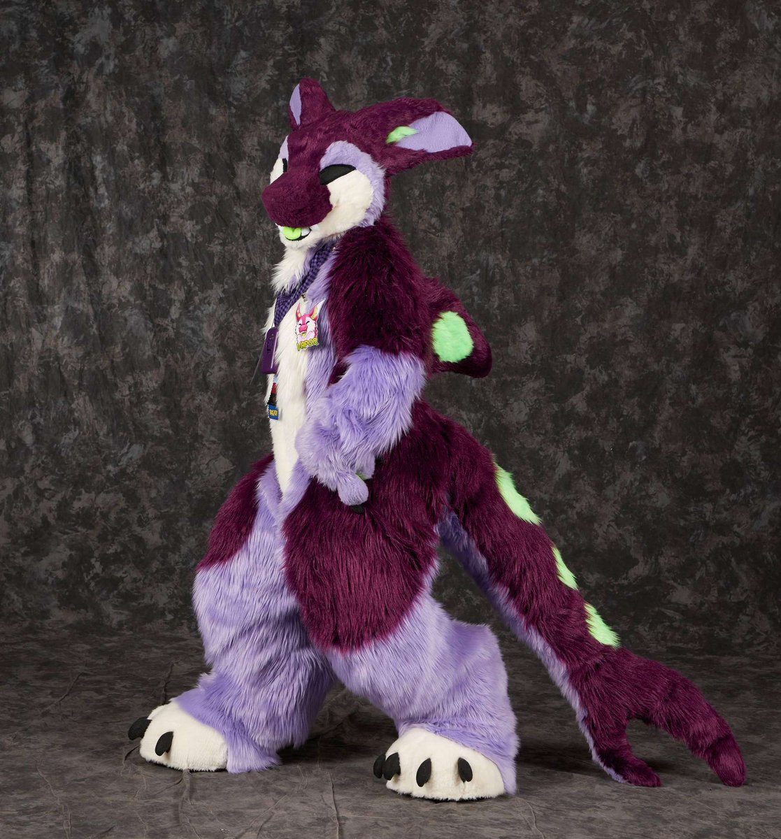 New #fursuit review:
[YES] Vapor The Manokit Fullsuit by <a href="/BirdKinq/">Bird King Creations</a>!

Read it here:
fursuitreview.com/blog/2019/08/1…