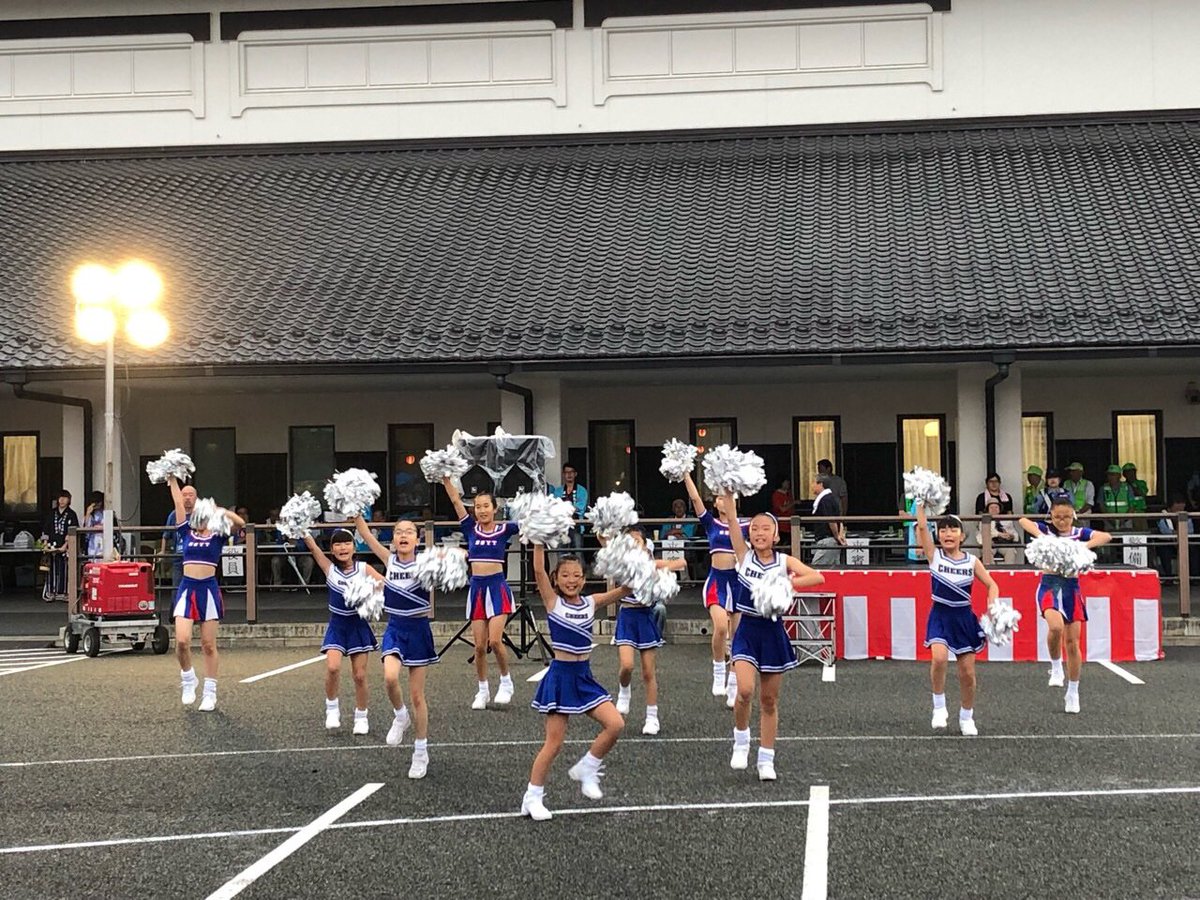 clapssoma's tweet photo. 相馬盆踊り大会２日目、お天気もなんとかもち、元気いっぱいのパフォーマンスができました！参加ダンスでは、玉ノ井部屋のお相撲さんも浴衣姿の女の子達も一緒に盛り上がりました〜！！ありがとうございました😊皆様、暑さに負けず、残り１週間の夏休み、全力で楽しみましょう🎶 https://t.co/uFLZtOWJxh