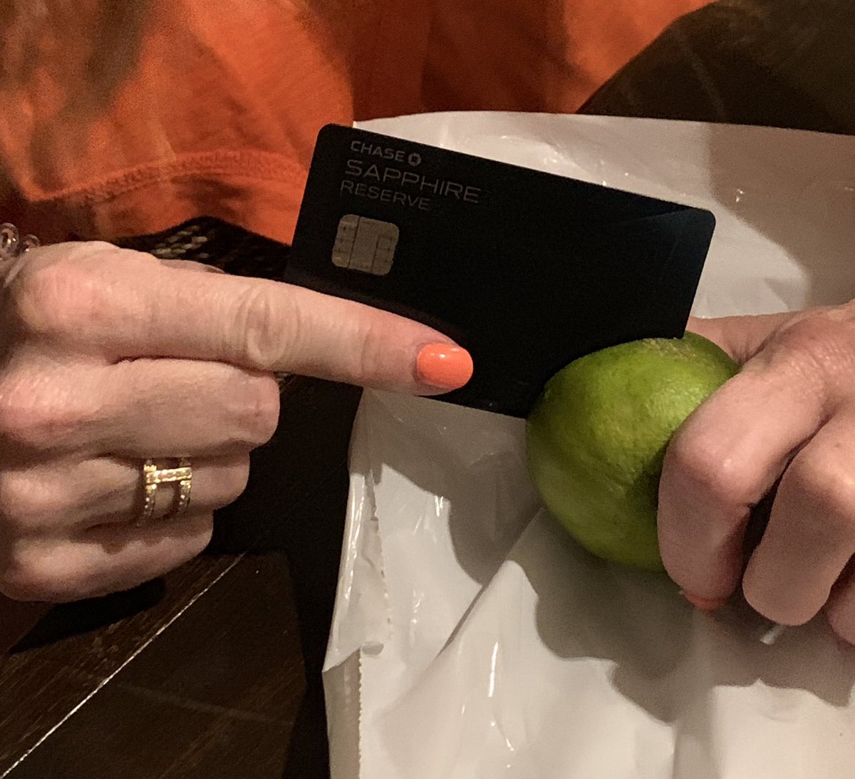 valerieslo's tweet photo. When you positively need some lime in your tequila and you don’t have a knife... #ChaseSapphire @Chase https://t.co/G4yNWX8Scf