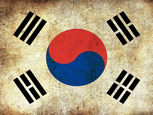 오늘 특별한 광복절 이라서, 태극기를 SNS에 올려 봅니다. 영국의 역사학자 카(E. H. Carr)는 이런 말을 남겼습니다 “역사는 과거와 현재와의 끊임없는 대화다.” 라고 했었지요.