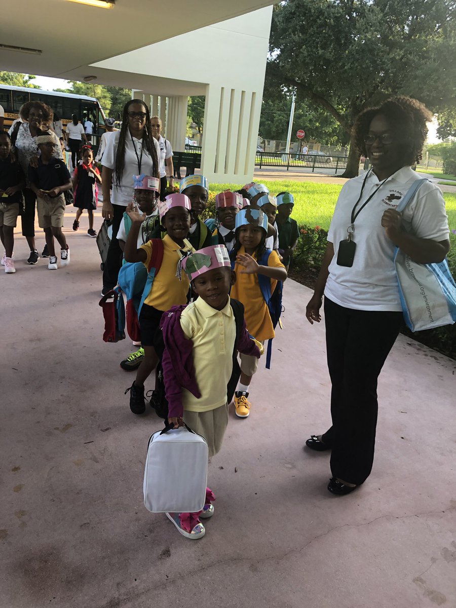 orr_ap's tweet photo. Opening Day was a huge success!!
#BCPSFIrstDay
#DillardStrong
#OneTeamOneGoal
@OSPACadre7 https://t.co/LuAQ4eKSx2