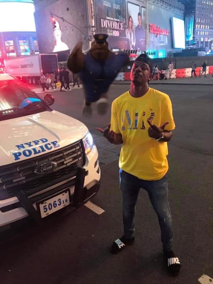 user37589056's tweet photo. He wanted people to photoshop police chasing him 😭😭😭 https://t.co/PWEIukrFrK