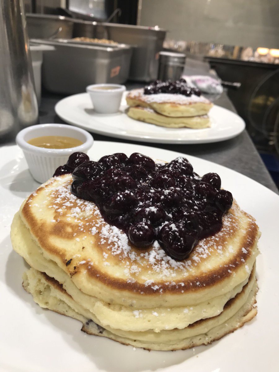 csbjapan's tweet photo. Blueberry Pancakes🥰

#CLINTONSTREETBAKINGCOMPANY #クリントンストリートベイキングカンパニー #pancakes #パンケーキ #名古屋 #タカシマヤゲートタワーモール #名駅ランチ #鬆餅 #팬케이크 https://t.co/0M24uJbuxy