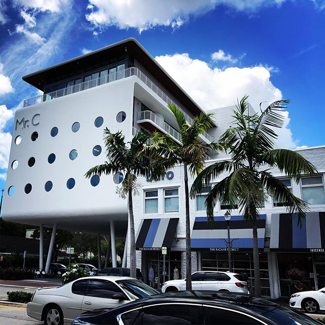 jetiquette's tweet image. Beautiful day in coconutgrovemiami The new mrchotel in the Grove is on my list — The Grove is only 10 minutes from Miami Airport and right on Biscayne Bay. #miami #coconutgrove #florida #travel
