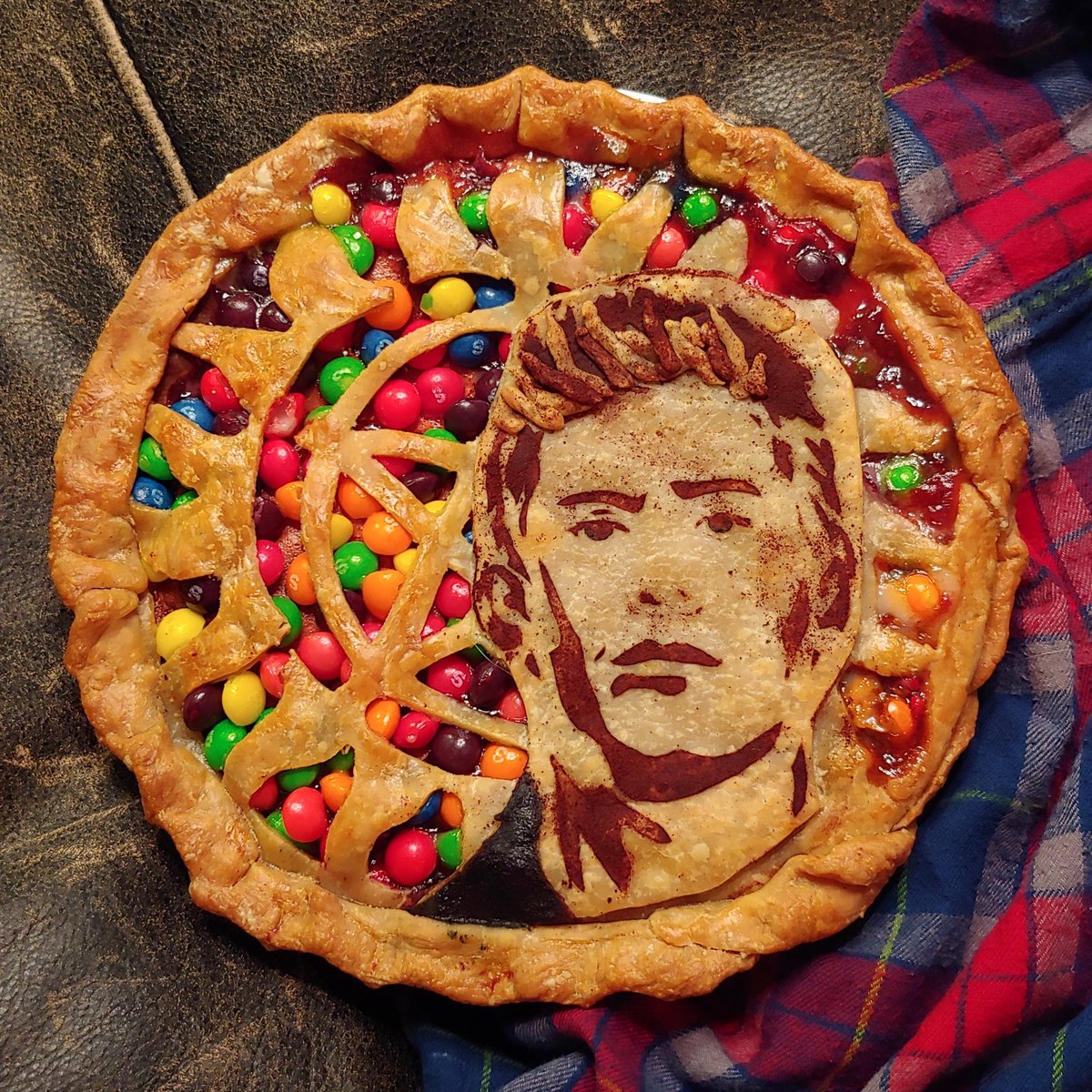 orlandojunes's tweet photo. My lovely @JensenAckles @Skittles pie #GISH #GISHWin #GISHFOGAwards #item70 #TeamHigh571 @GISH https://t.co/nbEEF1vy6p