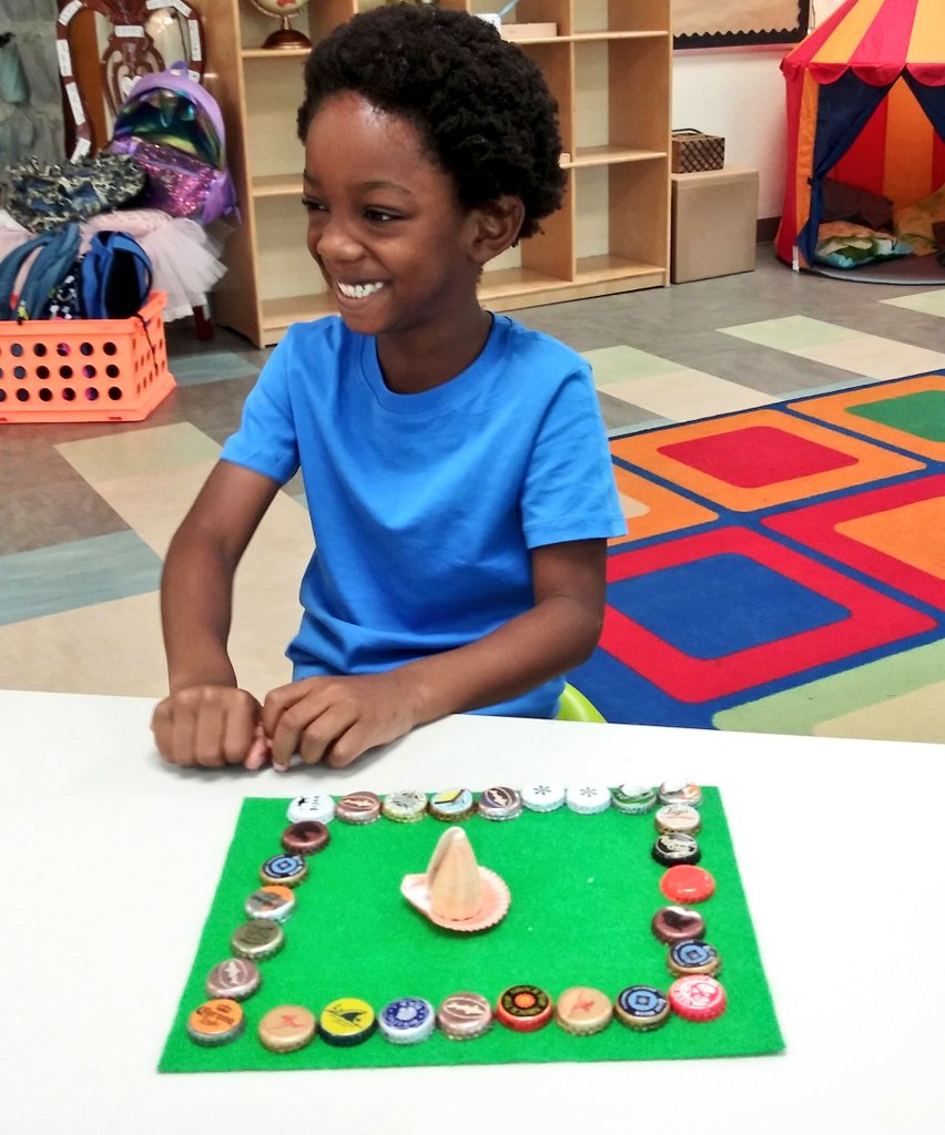 lwaterfield13's tweet image. Choice studios have been our favorite place during these dreamy staggered start days. (Part 2) #looseparts #magnatiles #lighttable #preciousfaces @lusk_courtney