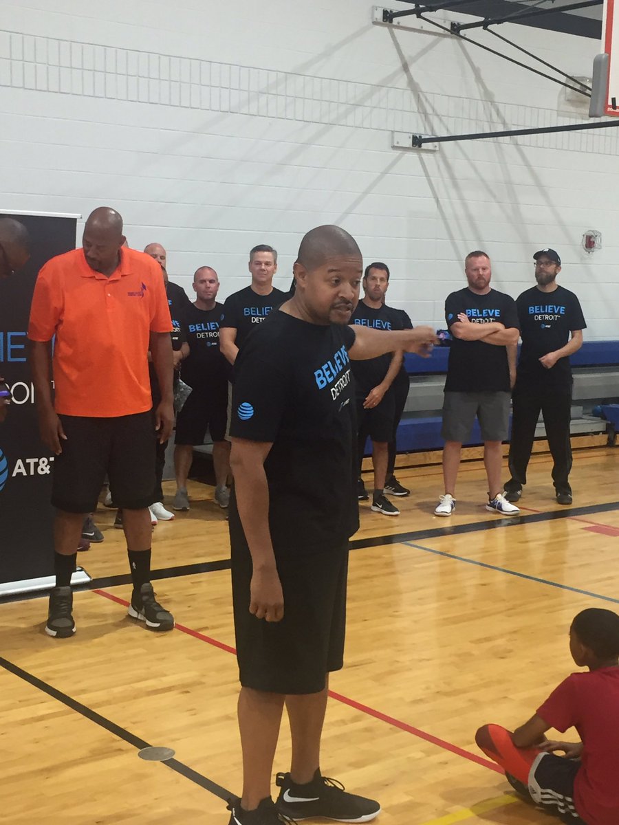 ronobrsa's tweet photo. @ATT Believe Detroit” Initiative with the @GregKelser Basketball Camp! @DavidcLewisSr @BridgetMelinn @ronobrsa @ladoughty @GregLClark
#ATTImpact
#attbelieves
#ATTemployee
#connecttogood https://t.co/bhz9YQCJ7m
