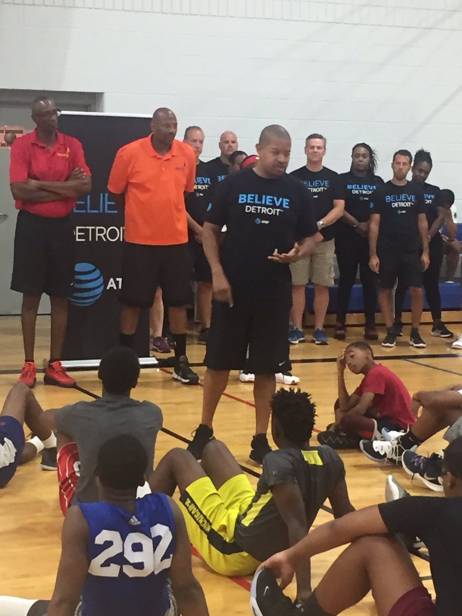 ronobrsa's tweet photo. @ATT Believe Detroit” Initiative with the @GregKelser Basketball Camp! @DavidcLewisSr @BridgetMelinn @ronobrsa @ladoughty @GregLClark
#ATTImpact
#attbelieves
#ATTemployee
#connecttogood https://t.co/bhz9YQCJ7m