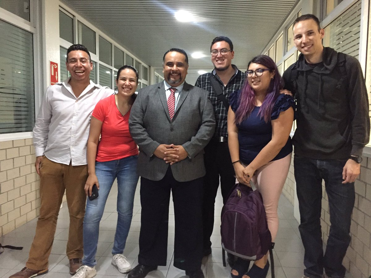 emares77's tweet photo. En el cierre del cuatrimestre, de la materia de Analítica Web, alumnos preparados para enfrentar retos en las organizaciones que demandan análisis científicos en las bases de datos. @unitec León. Les deseo todo el éxito en sus proyectos. https://t.co/1gmfLTcgIQ