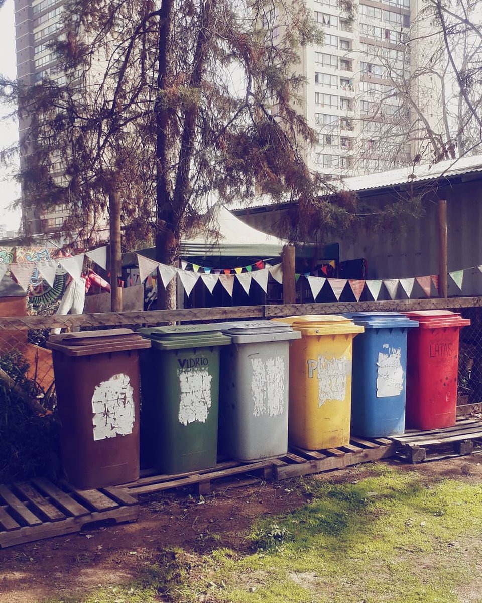 BioHuertaRaihen's tweet photo. El día de hoy, personal de @ambiente_indep retiró los residuos acumulados en nuestro Punto Limpio. Estamos trabajando para volver a tenerlo operativo a partir del 2° semestre #Reciclaje @QuimicaUdeChile @uchile @Muni_Indep @faciqyf https://t.co/lvjtWug08t