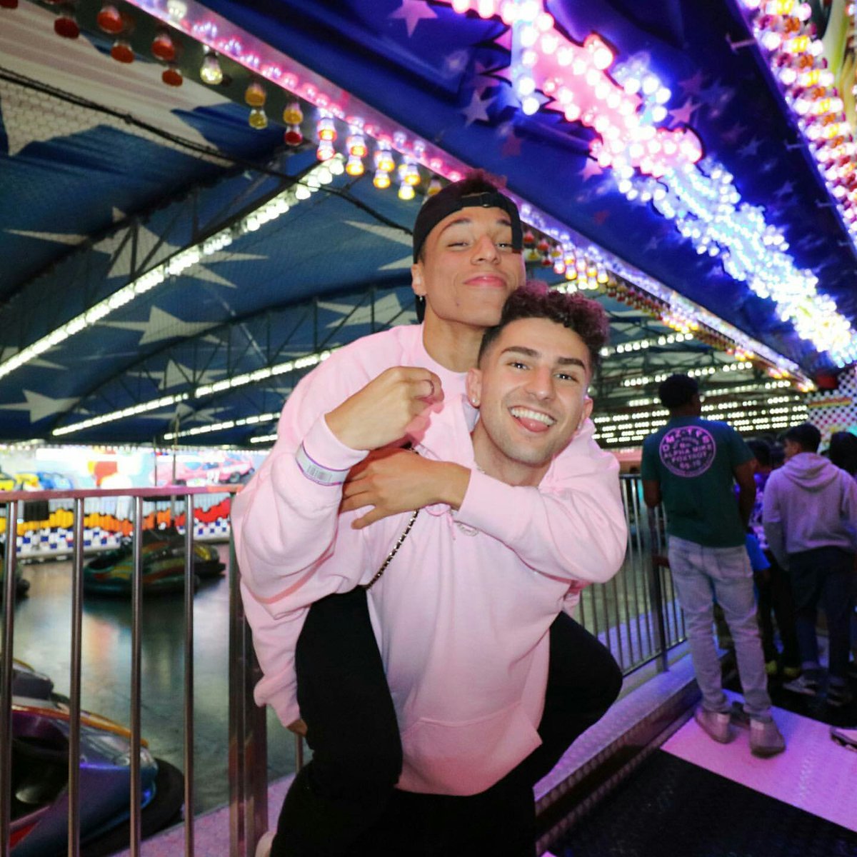 𝑰𝒓𝒊𝒔 (@Larray_xos) | Twitter