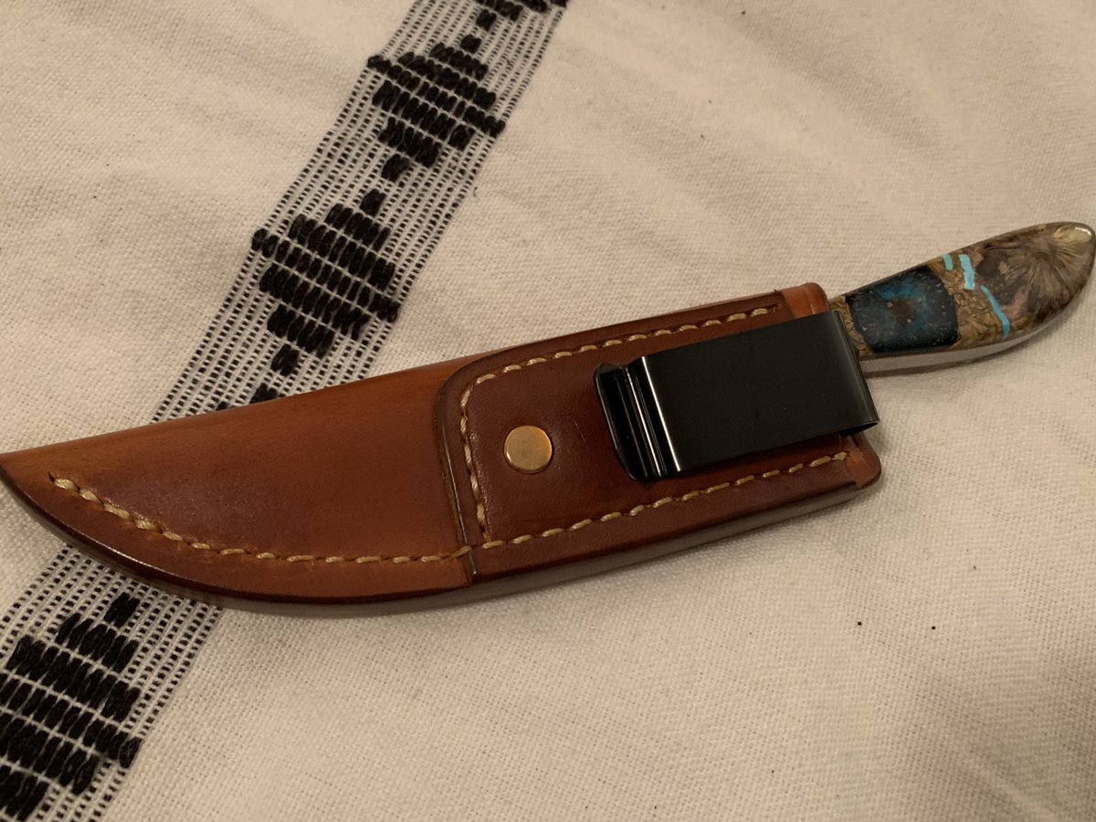 It’s the little things... Like a clip sheath for your favorite knife.  #whatsinYourwallet #utilitarian #whatcanIcutnext #acutAbove #sayNotoscissors #wildlife