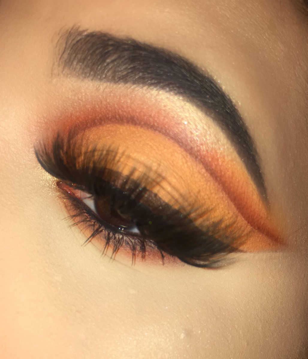 natc_makeup's tweet photo. ☕️
• Using my @morphebrushes #35o2
•Follow @natc_makeup for more
_____________________________________
#mua #morphebabe #morphebrushes #makeup #undiscovered_muas #underratedmua #undertheradar_makeup #blendtherules #brownmakeup #eyelook #makeupartisthonduras https://t.co/aVCz4QQEsH