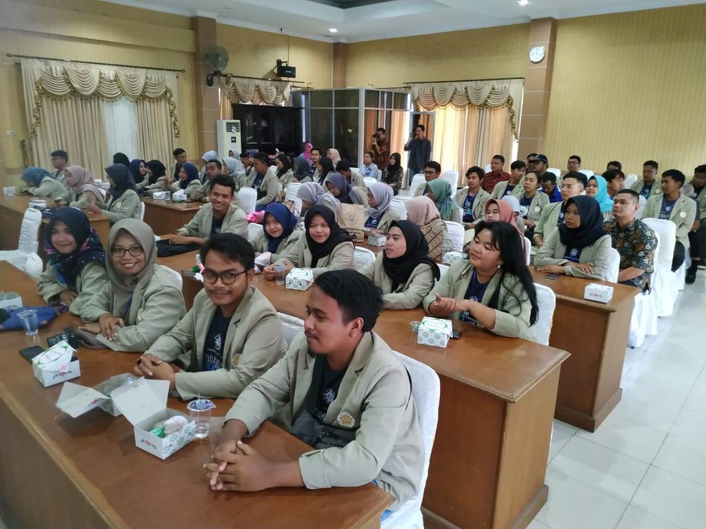 inradio_babel's tweet photo. Pemerintah Kabupaten Bangka melepas 60 orang mahasiswa KKN UGM Yogyakarta, Kamis (15 Agustus 2019) di ruang pertemuan Bangka Setara Setda Kabupaten Bangka. 
#bangkasetara
#sejahteradanmulia https://t.co/niyxlO3zdT https://t.co/wTwPrGF3nD