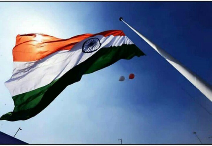harshilvision's tweet photo. तिहत्तर साल पहले मिली हमे स्वंत्रता,
प्रारंभ हुआ निर्माण एक नए देश का।
एक आजाद देश का,मेरे हिंदुस्तान देश का।
इस बार तो कश्मीर की वादियो का भी पैगाम आया है, इस स्वंत्रता दिवस पर नया ओर पूरा हिंदुस्तान आया है।

आप सभी को मेरी तरफ से स्वंत्रता दिवस की खूब खूब बधाई। https://t.co/UGXEtYgc0y