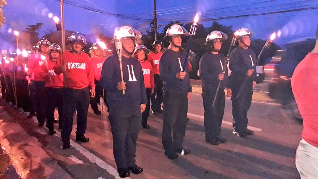 #Veraguas  Paseo de Antorchas por las principales calles de Santiago celebrando  <a href="/Ciudadpanama500/">Ciudad Panamá 500</a> organizado por <a href="/GobVeraguas/">Gobernación Veraguas</a> Presente Coronel Eduardo Chen en compañia de Oficiales, clases y Bomberos, banda de música, Brigada Infantil y Juvenil. <a href="/BCBRP/">Bomberos De Panamá</a>