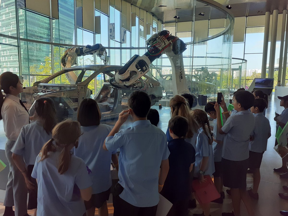 HammerbergRyan's tweet photo. The year 7 students traveled to the Hyundai Motor Studio for their entry point on Discovery. Making relevance happen! #imyc #seoulforeignbritishschool #sfs1912 #entrypoint https://t.co/6Q5fxfJpeJ