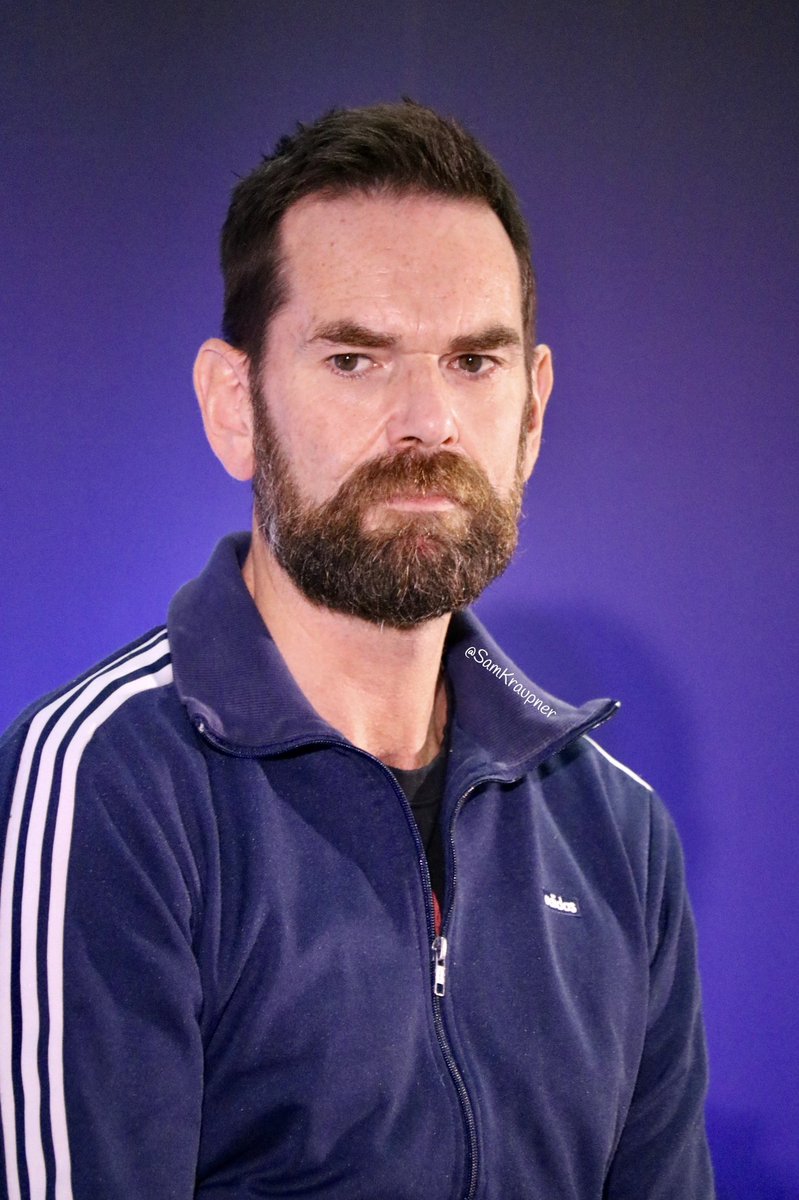SamKraupner's tweet photo. Seeing #duncanlacroix again at @starfuryevents #Highlanders4 was such a treat! Here are a few pictures I took of him last weekend. #Outlander #murtaughfitzgibbonsfraser https://t.co/jfZ0fEPxtw