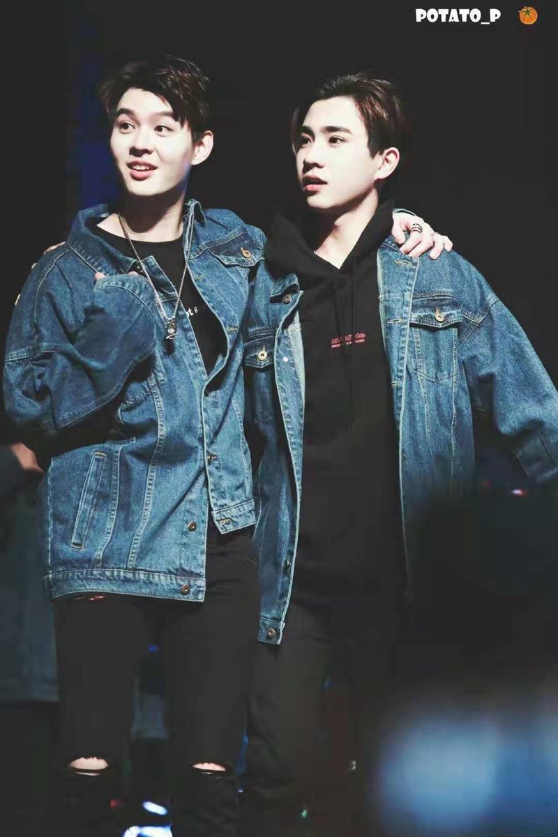 _PerthSaint's tweet photo. @_perth_saint @kyoku1160 @pinson99999 @perth99saint @TutorHeart1 @WeLoveYThai @perthppe @Saint_sup 从前我以为世事如书  你是被我偏爱的那一句  后来我发现我错了  如果世事如书  你就是这书里的字字句句.
please PerthSaint🖤❤️they are best couple～
cr：Logo-PerthSaintChinese
#TutorHeart1
#WeLoveYThai
#PerthSaintSation https://t.co/uMsfST9KPS