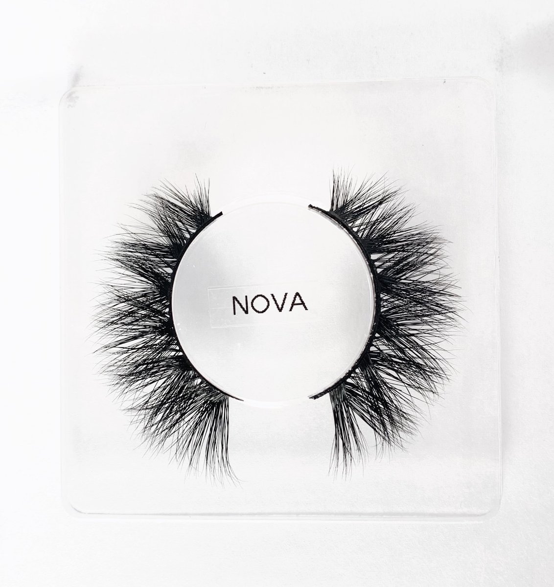 KayluxBeauty's tweet photo. the perfect set of lashes for complete polar opposites 😍
#Luxbabe @_collesha_ is slaying one of our more dramatic lash styles ‘Envy’ while #Luxbabe @_nari.ssa is serving face in one of our every day type of lash ‘Nova’ ✨
Both of these styles are currently in stock ! https://t.co/0JHJjTq8ud