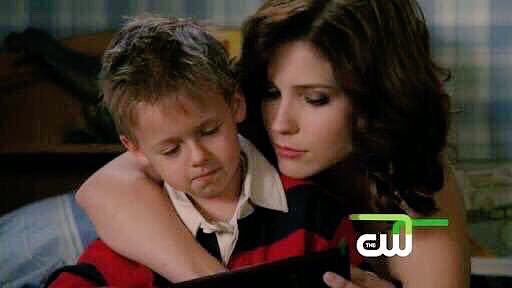 OTHdiary's tweet photo. “I just wish I had a family like yours.”
“You do, you’re Aunt Brooke.” https://t.co/0h1Okqs4JX