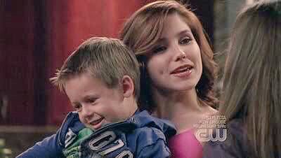 OTHdiary's tweet photo. “I just wish I had a family like yours.”
“You do, you’re Aunt Brooke.” https://t.co/0h1Okqs4JX
