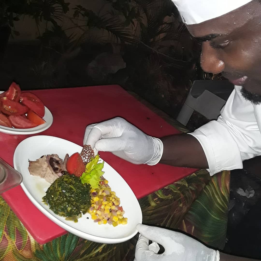 topeventsja's tweet photo. Talk about a pretty presentation of food, live music and drinks, then you're talking about Wednesday Jerk BBQ & Jive @CourtleighHotel! #TopEventsJa #TopEventsEndorsed #TopWeeklyEvent https://t.co/we9FSXWpe9