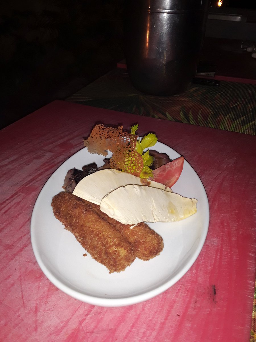 topeventsja's tweet photo. Talk about a pretty presentation of food, live music and drinks, then you're talking about Wednesday Jerk BBQ & Jive @CourtleighHotel! #TopEventsJa #TopEventsEndorsed #TopWeeklyEvent https://t.co/we9FSXWpe9
