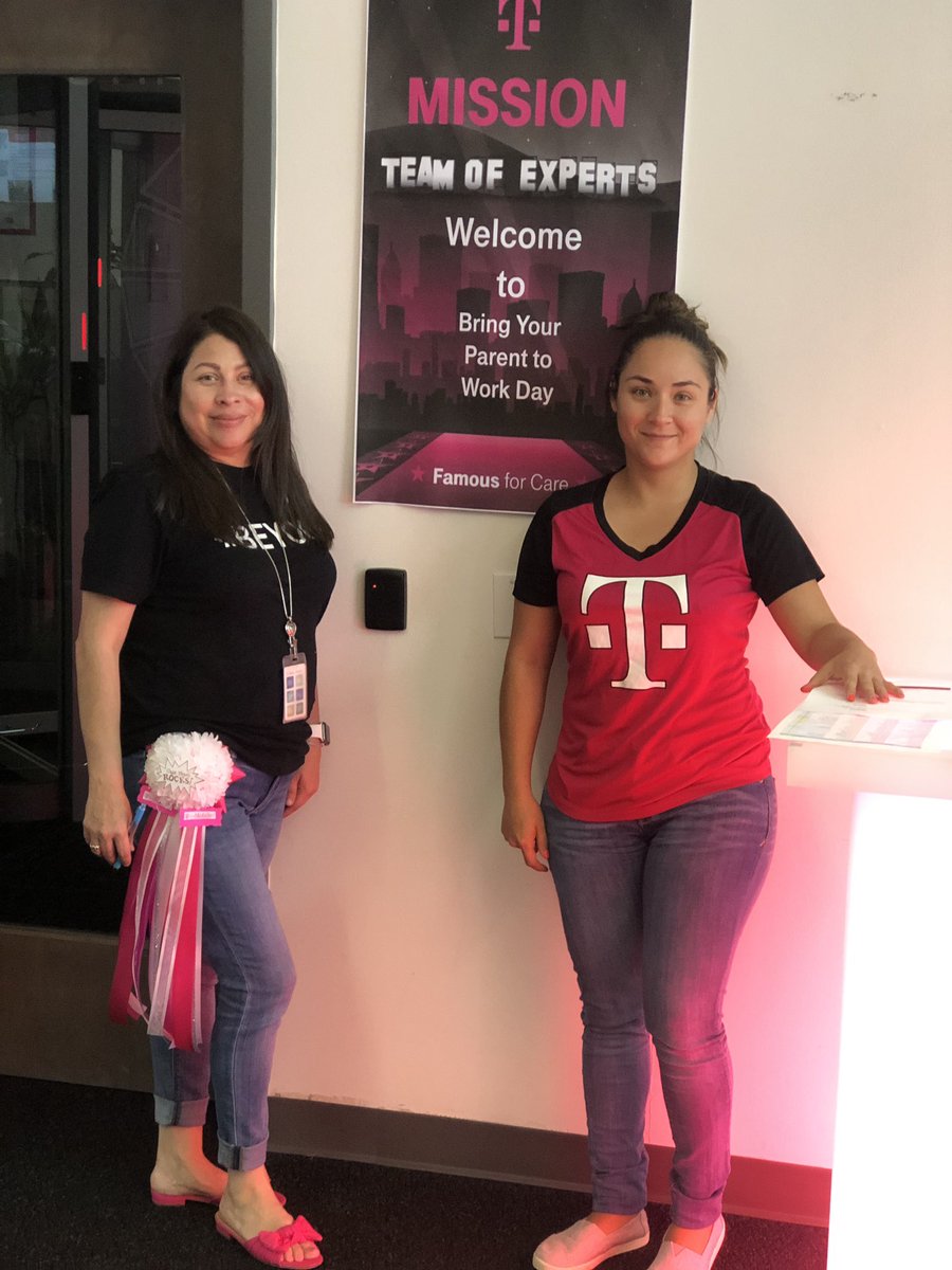 MissionTXperts's tweet image. Thanks to all the volunteers and customer care rockstars who brought their mom/dad to BRING YOUR PARENT TO WORK DAY. This event  was brought to you by #MULTIGENERATIONALNETWORK as part of this months #GENERATIONCELEBRATION 🎉 #BeYou #BeMagenta #AreYouWithUs #MissionTXperts