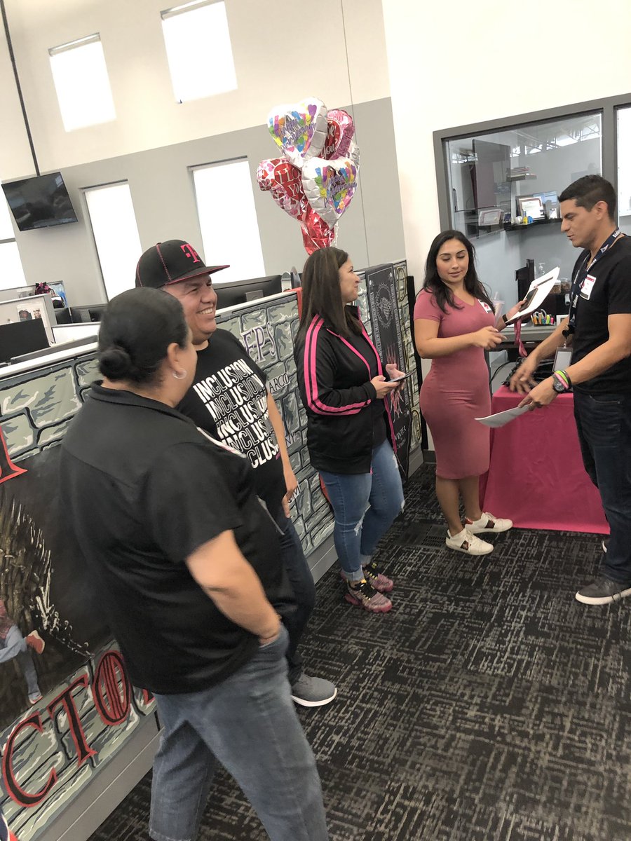 MissionTXperts's tweet image. Thanks to all the volunteers and customer care rockstars who brought their mom/dad to BRING YOUR PARENT TO WORK DAY. This event  was brought to you by #MULTIGENERATIONALNETWORK as part of this months #GENERATIONCELEBRATION 🎉 #BeYou #BeMagenta #AreYouWithUs #MissionTXperts