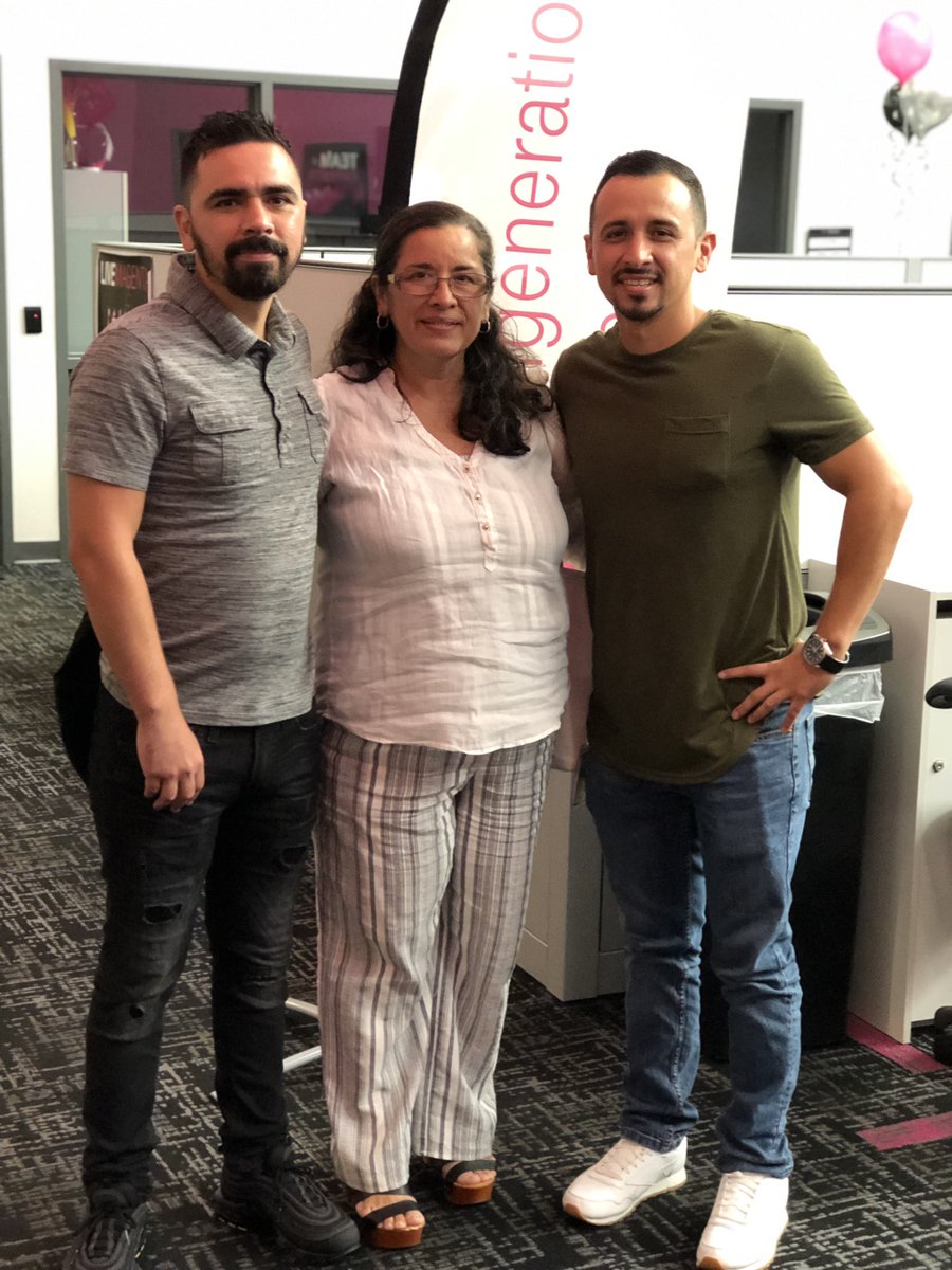 MissionTXperts's tweet image. Thanks to all the volunteers and customer care rockstars who brought their mom/dad to BRING YOUR PARENT TO WORK DAY. This event  was brought to you by #MULTIGENERATIONALNETWORK as part of this months #GENERATIONCELEBRATION 🎉 #BeYou #BeMagenta #AreYouWithUs #MissionTXperts