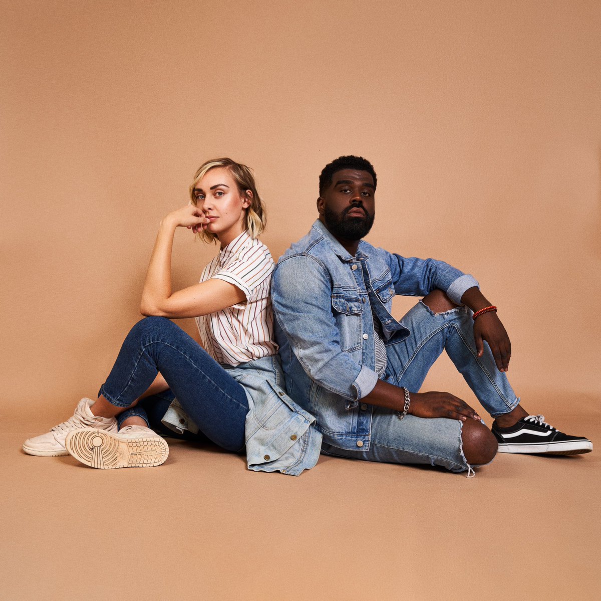 gregcoxtho's tweet photo. “Find A Way” feat. @emilysagemusic •
Felt Like Releasing ANOTHER Song For My City Charlotte •
Check out @queencitynerve for the exclusive. •
LINK IN BIO #albumartwork #gregcoxtho #emilysage #charlottenc #charlotteiscreative #charlottenc• 📸 @beachboyfilm https://t.co/1RPaF08VIo