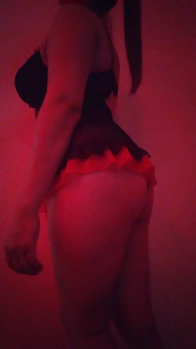 tania_joe09's tweet photo. Algún single educado, con experiencia en su papel, bien parecido y con ganas de rico sexo para mañana??? https://t.co/zl1ASovhon