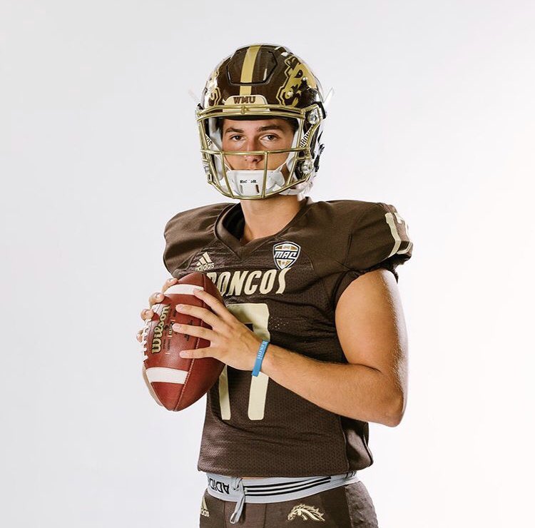 LegacyKZoo's tweet photo. Check out our Legacy KZoo alumni and now Western Michigan Broncos 👀

- QB, Eric Wenzel
- DB, Zonterio Weekley 

Proud of our #ZooGang guys! https://t.co/9uSTXg8xEM