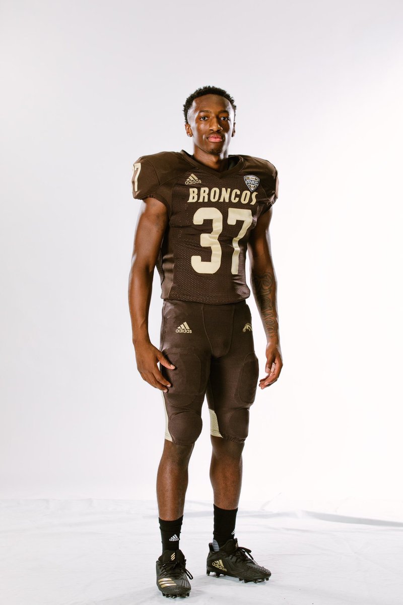 LegacyKZoo's tweet photo. Check out our Legacy KZoo alumni and now Western Michigan Broncos 👀

- QB, Eric Wenzel
- DB, Zonterio Weekley 

Proud of our #ZooGang guys! https://t.co/9uSTXg8xEM
