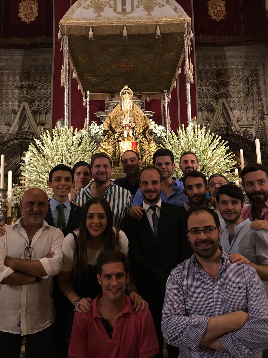 _Risi_'s tweet photo. Los niños de la Patrona https://t.co/aJT2IH4A38