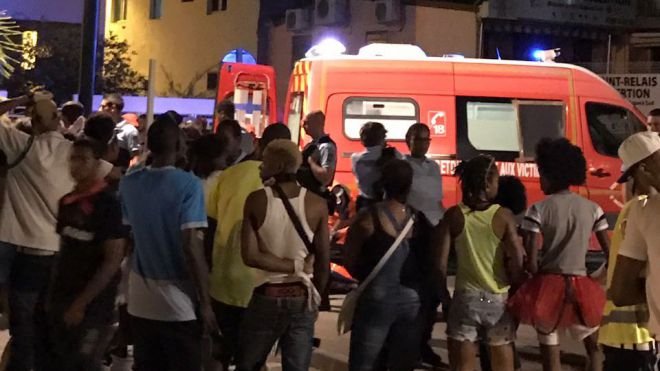Martiniquela1e's tweet photo. Une marche contre la #Violence est annoncée après une nouvelle nuit de coups de feu en #Martinique https://t.co/OzxtYoP4My https://t.co/LdSZNZOFV9