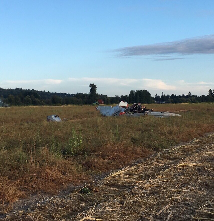 MarysvilleWAPD's tweet photo. BREAKING: Msvl Police &amp; Fire on scene a single engine airplane crash in a large field in the 15700 blk of 51st Ave. FAA has been notified. More to follow as information is developed. Please stay out of the area and allow first responders to arrive as needed. https://t.co/xJhqw40awM