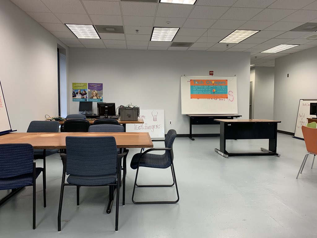 girlswhocode_hc's tweet photo. Preparing for the semester ahead with our sponsoring nonprofit, @techchangersmd, at their new headquarters in Columbia! We look forward to offering programs here in the future. #hocotech https://t.co/5K2oy3kiAx