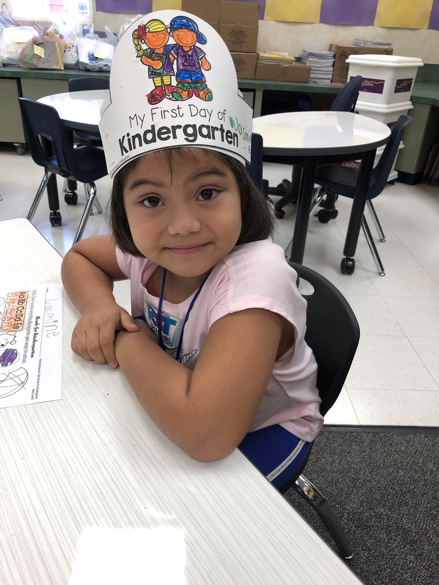 MrsMorgan528's tweet photo. Loved meeting our newest @FalconsAvalon today! Our kinders our destined for greatness! #FalconsUnitedInExcellence #SpreadYourWingsFalcons #VVFirstDayOfSchool19 https://t.co/EjDOdJsH5i