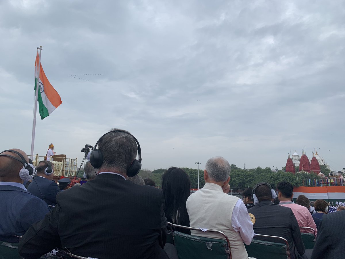 supriyasahuias's tweet photo. PM @narendramodi in his address to the Nation #OneNationOneConstitution #EkBharatShreshtaBharat. #OneNationOneTax #OneNationOneMobilityCard #OneNationOneGrid #OneNationOneElection #IndependenceDayIndia https://t.co/GPlwetN43j