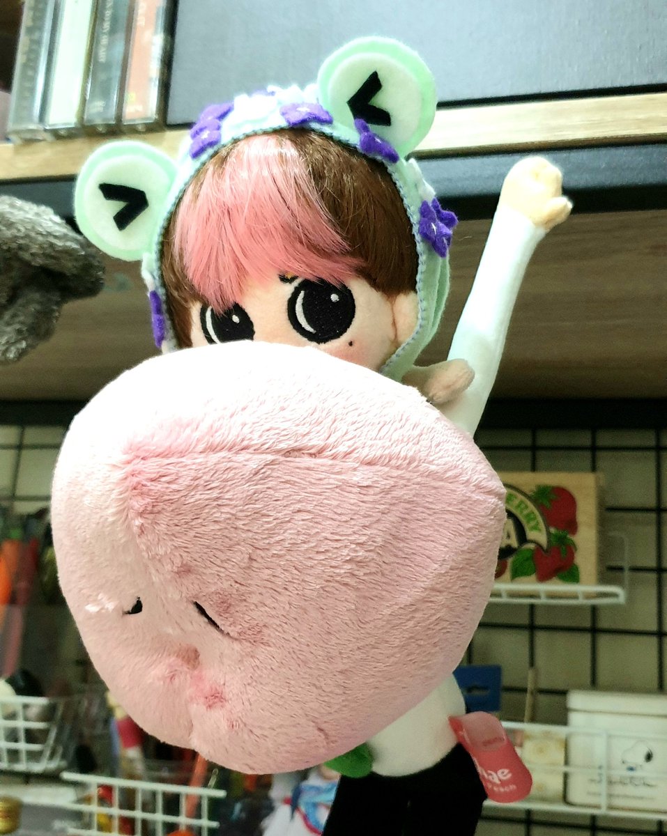 tiny_seal15's tweet photo. Day58
🐽:พิหน้าก้นก้ะบินๆไปเลยฮะ🤣💨💨
#77daysGotoonChallenge
#playwithgot7doll
#Tiny_sealfamily #got7doll #dreamknightdoll #gotoondoll #playwithbam #BamBam
#got7 #igot7 #뱀뱀 https://t.co/saqqCgkCjN