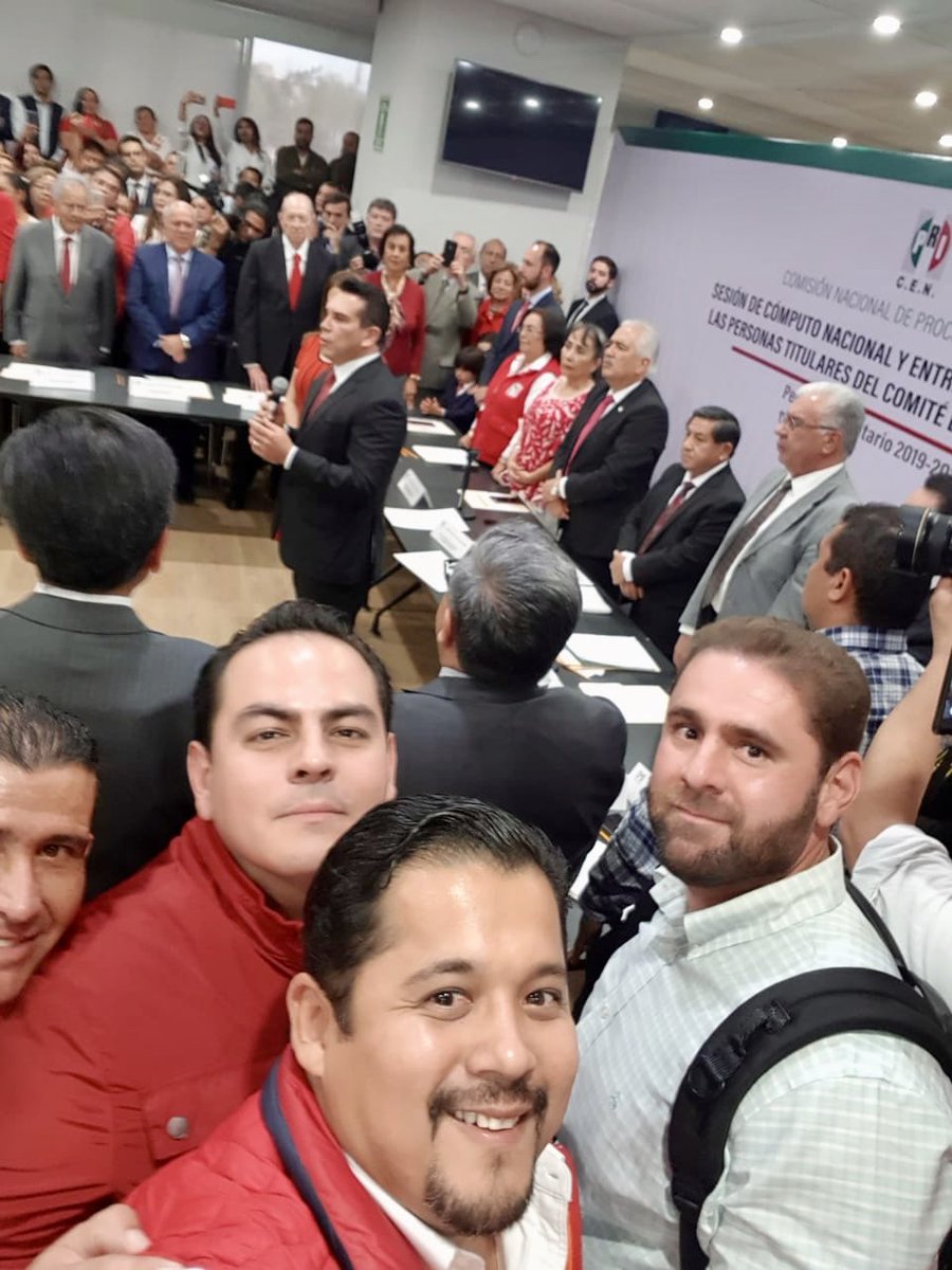 GomerMonarrez's tweet photo. Habemus nuevo Presidente y Secretaria del @PRI_Nacional. El mejor de los éxitos para @alitomorenoc y @caroviggiano en su dirigencia nacional. Muchas felicidades!!! https://t.co/e0e7MjQFD6