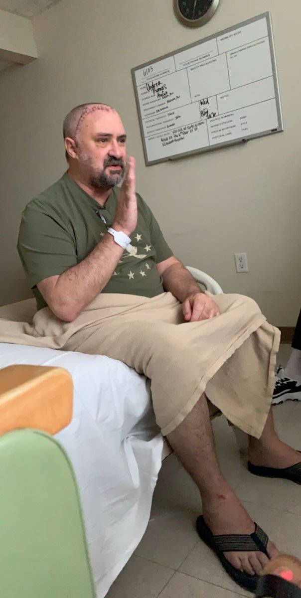 morgmcneill's tweet photo. Hey guys, my dad beat a brain tumor. 
Everyone give him a high five 🙌🏼 https://t.co/aUI0HPvMH2