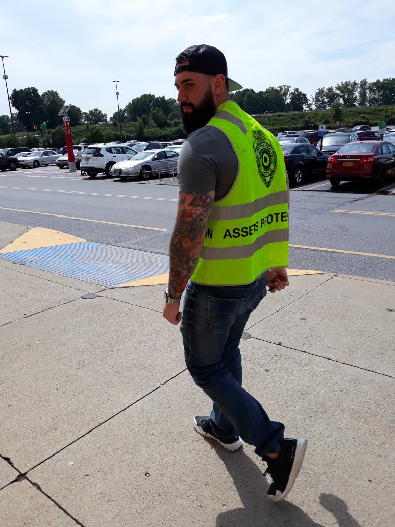 gijon_2016's tweet photo. Going on a parking lot patrol with my TSS. #T1296 #perimetercheck #worksomewhereyoulove https://t.co/p4jJFApkDq