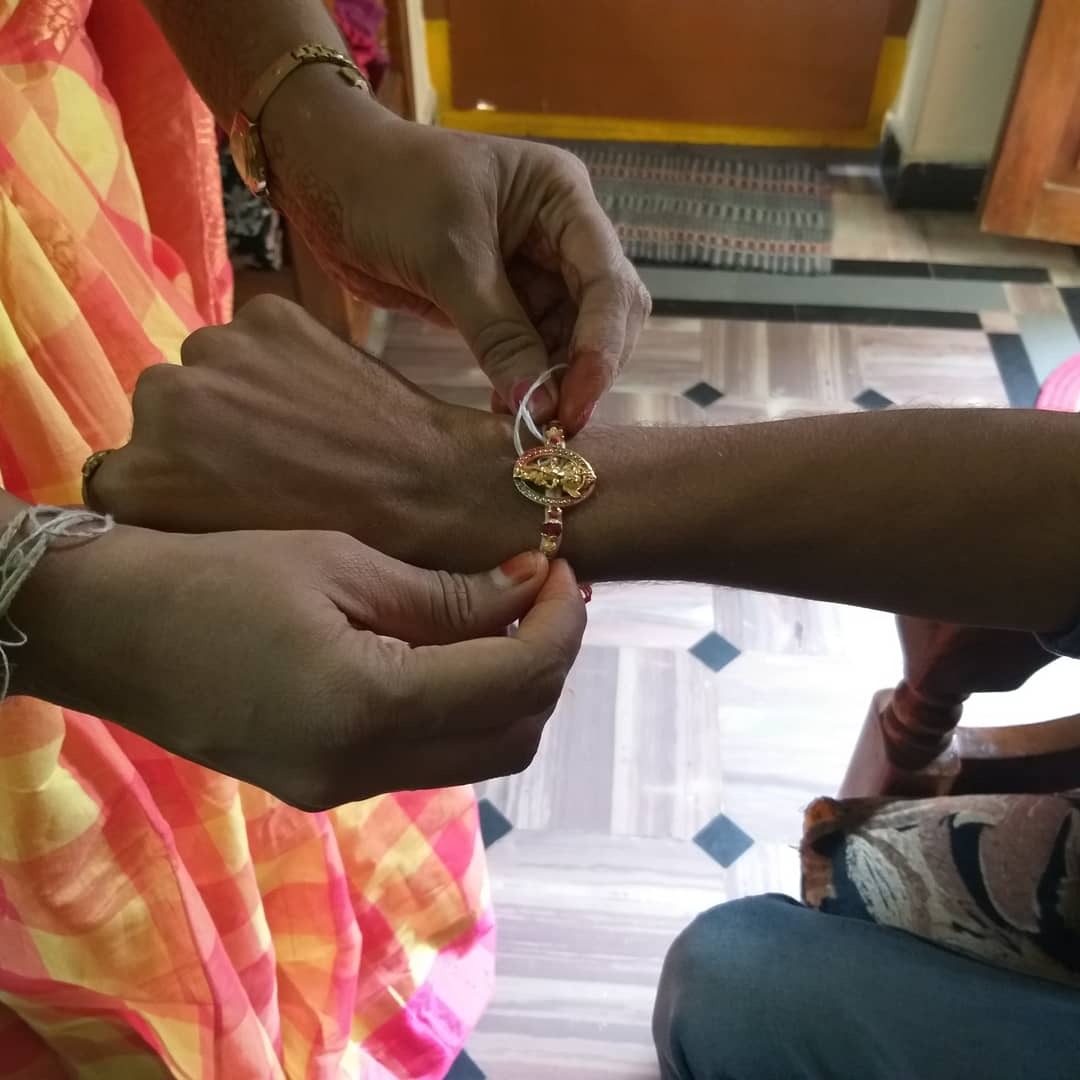 vuledela's tweet image. #HappyRakshabandhan @sisters love #effection